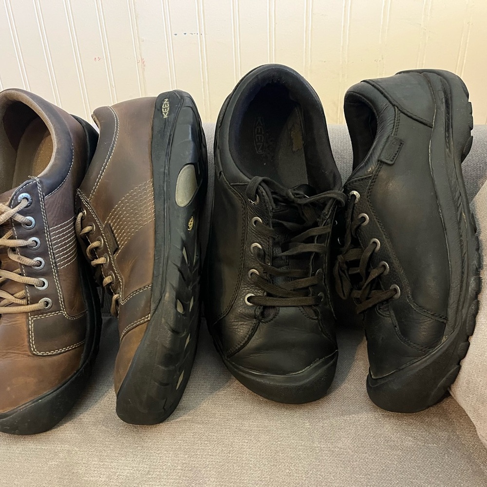 2 pair Men's Black and Brown Keen Casual Shoes